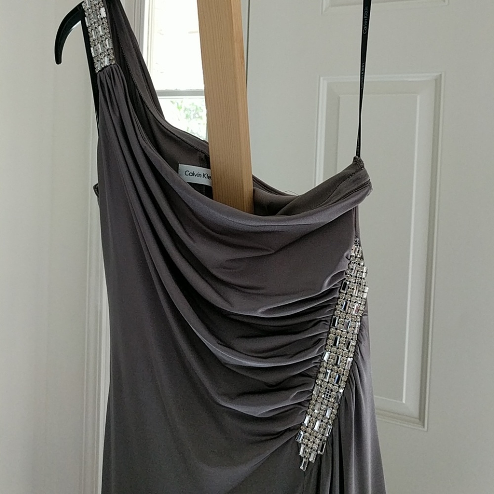 Dress - Picture 7 of 8